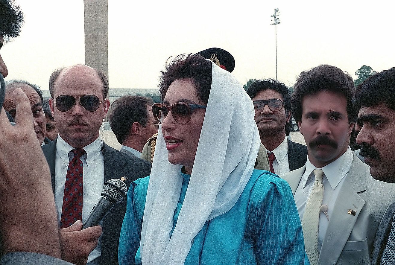 Benazir Bhutto. Image credit :SRA Gerald B. Johnson, United States Department of Defense/Public domain