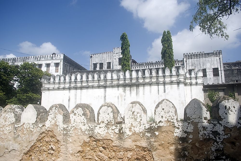 Sultan Khalid bin Barghash barricaded himself inside his palace in Stone Town.