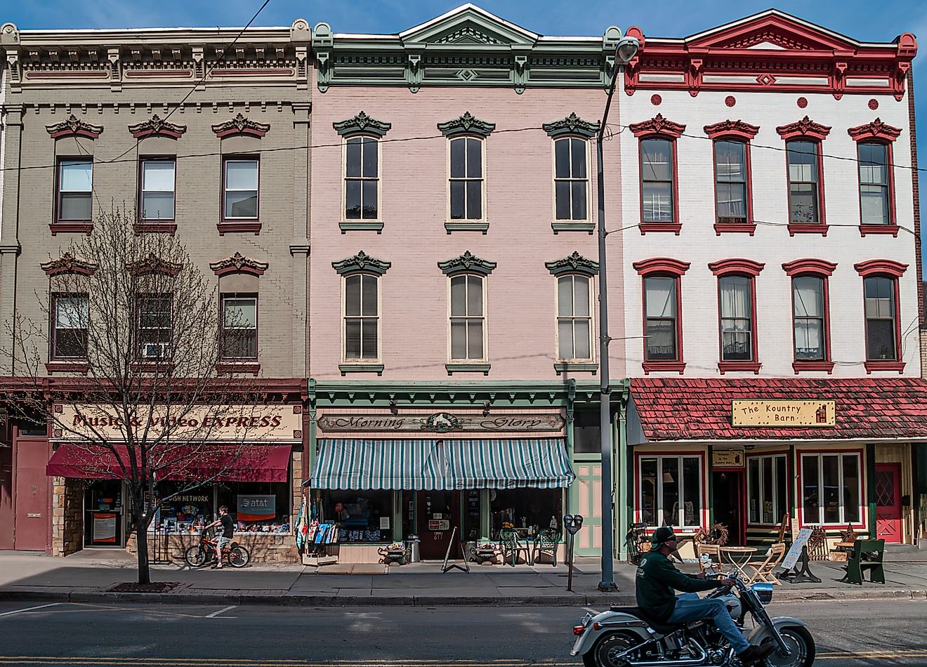 Main Strett with classic storefronts in Honesdale, Pennsylvania. Image credit Andrew F. Kazmierski via Shutterstock