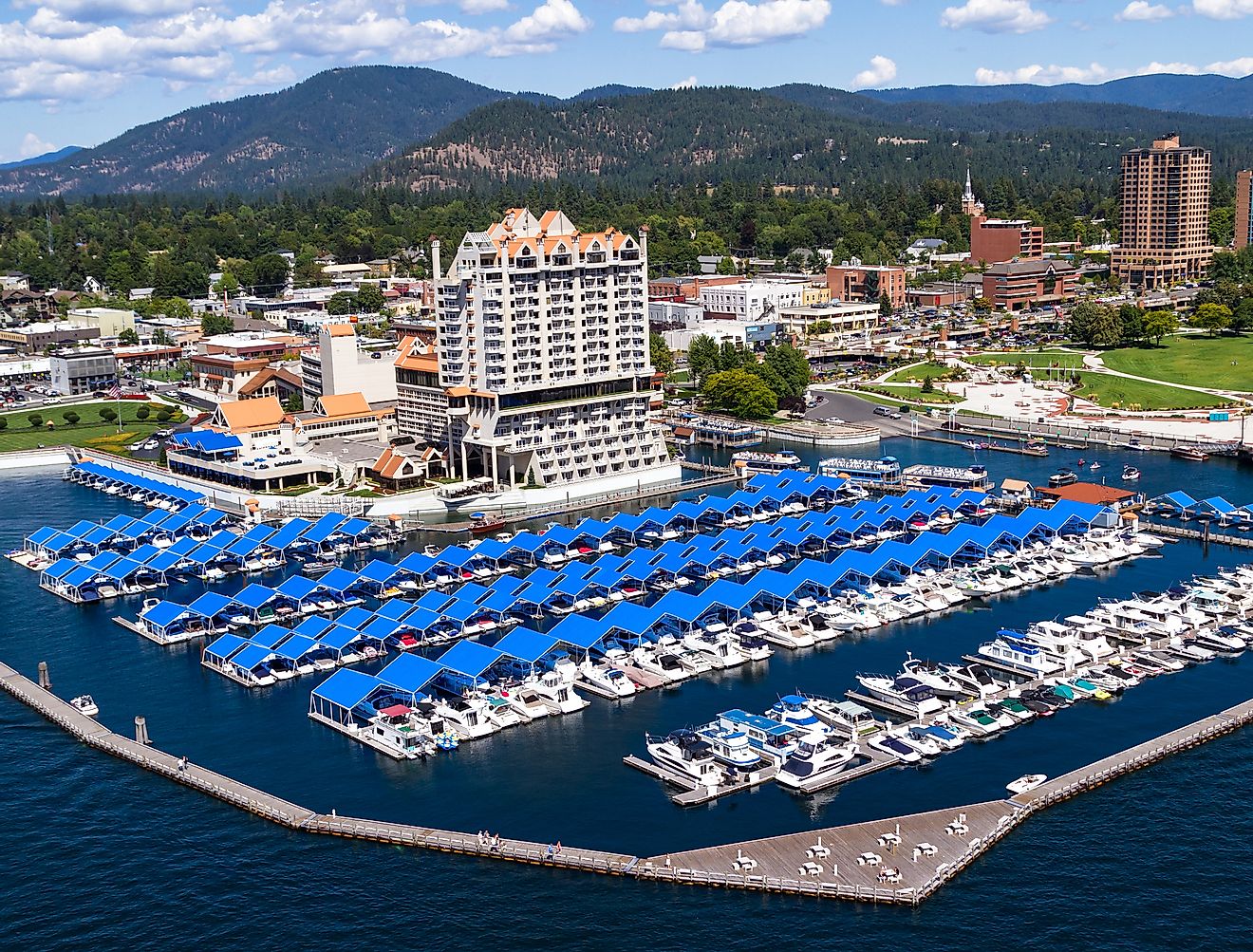 Aerial view of The Coeur d' Alene resort and Marina. Image credit: Nature's Charm via shutterstock