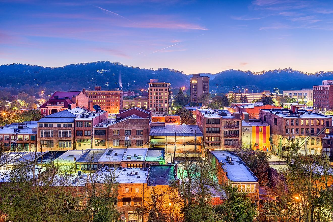 Asheville, North Carolina, USA downtown skyline.