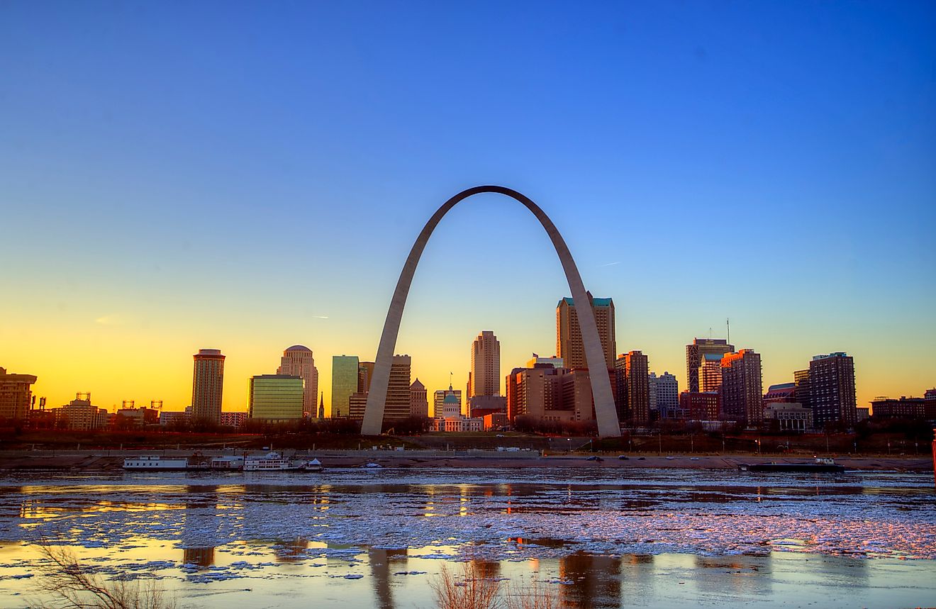 The Gatway Arch is one of the sites on the National Register of Historic Places that is in the midwest. 