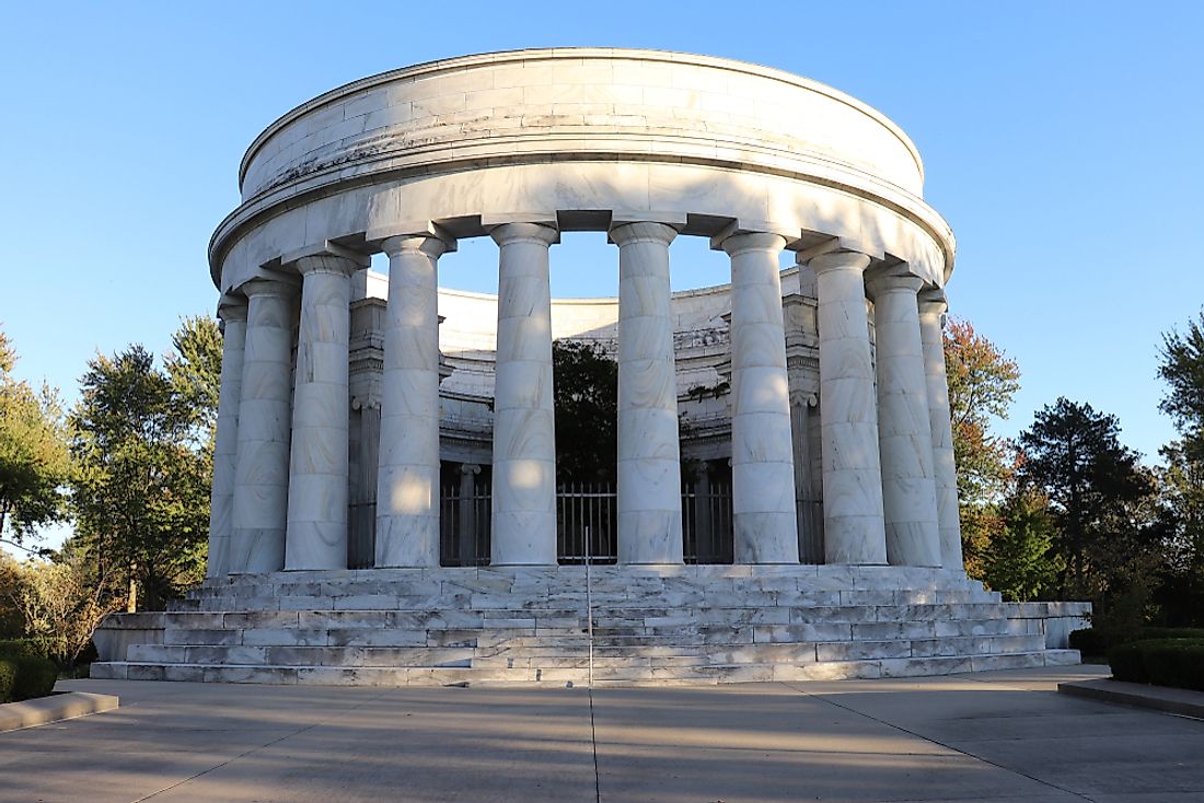 Memorial to Ohio-born president William G. Harding. 