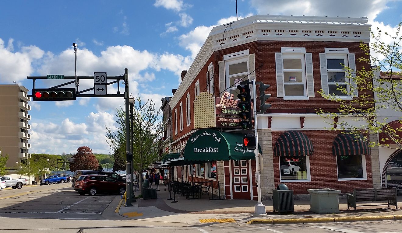Downtown Lake Geneva, Wisconsin. Image credit: RSchulenburg via Wikimedia Commons.