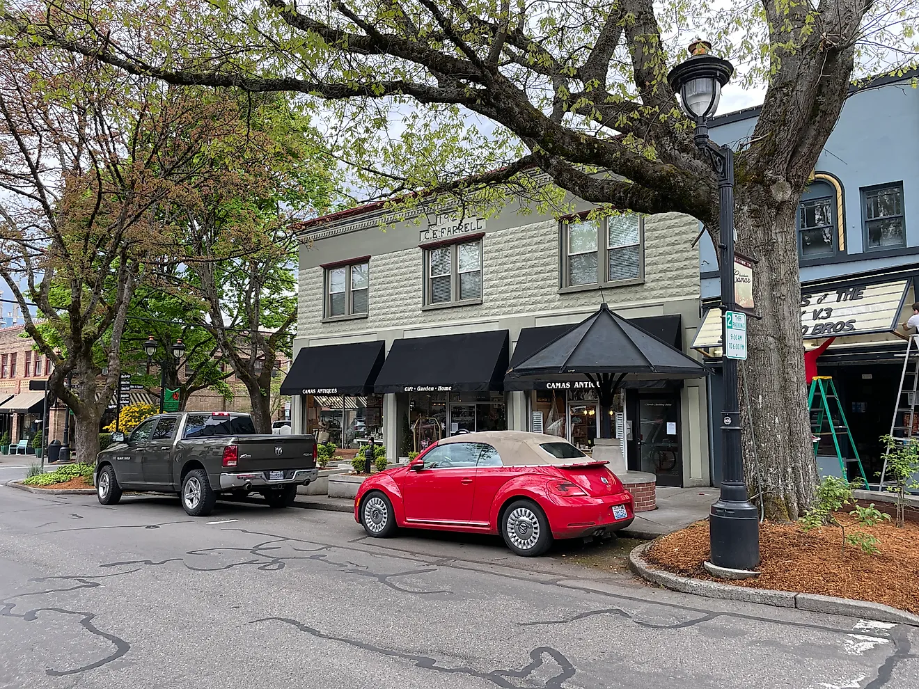 Farrell Building, Camas, Washington.By Steven Pavlov - Own work, CC BY-SA 4.0 (https://creativecommons.org/licenses/by-sa/4.0), https://commons.wikimedia.org/w/index.php?curid=131742154