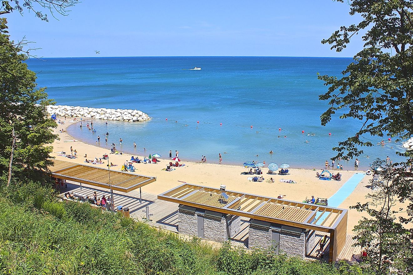 Aerial view of Lake Michigan beach in Michael Heimlich / Shutterstock.com.