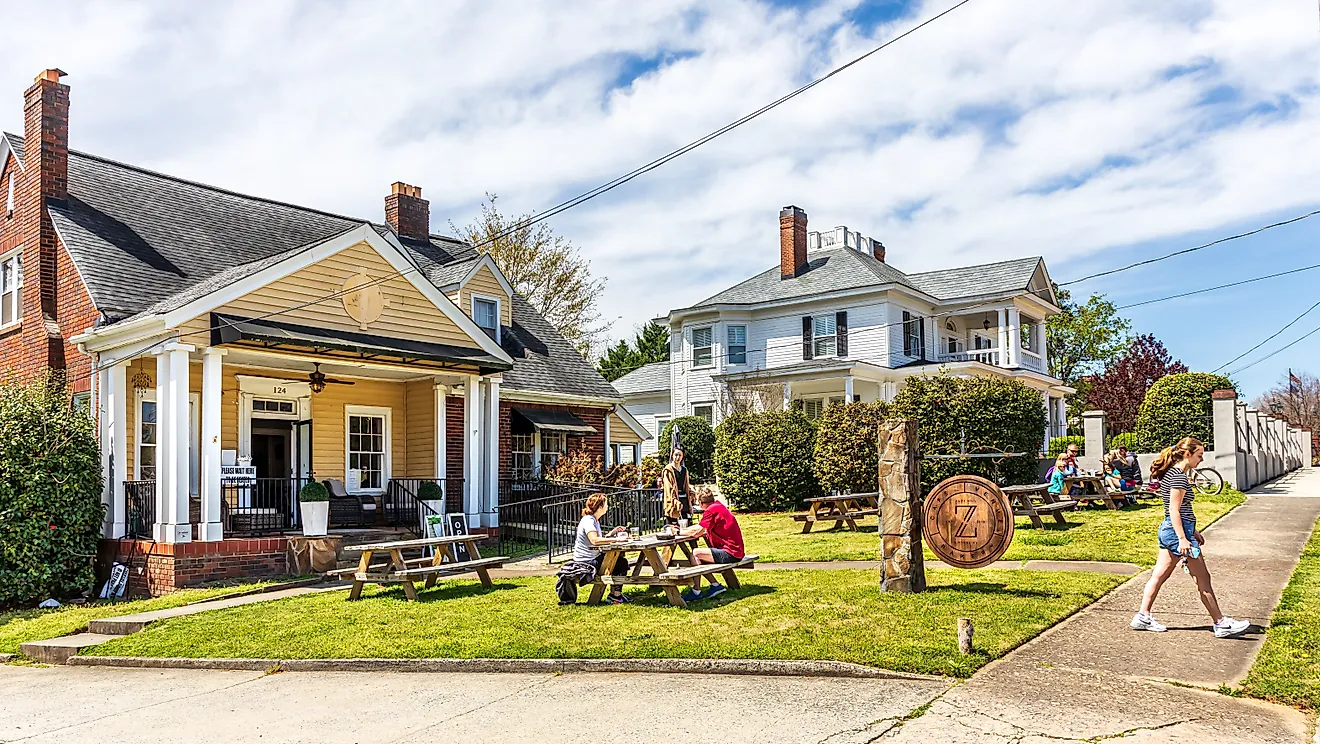 People eating outside a quaint bakery in Fort Mill, South Carolina. Editorial credit: Nolichuckyjake / Shutterstock.com