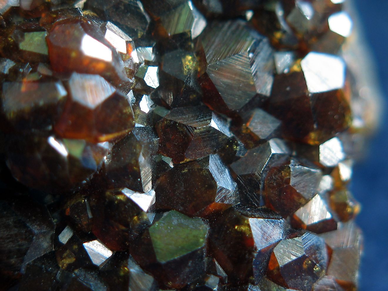 Garnet is a desirable gem to own due to its unique geometric designs and shiny aesthetics. Garnet's hardness also makes it useful for polishing other materials.