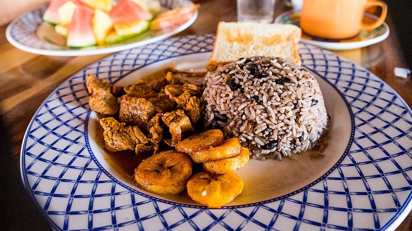 Gallo Pinto served with other delicacies. Image credit: Bryce Jackson/Shutterstock.com