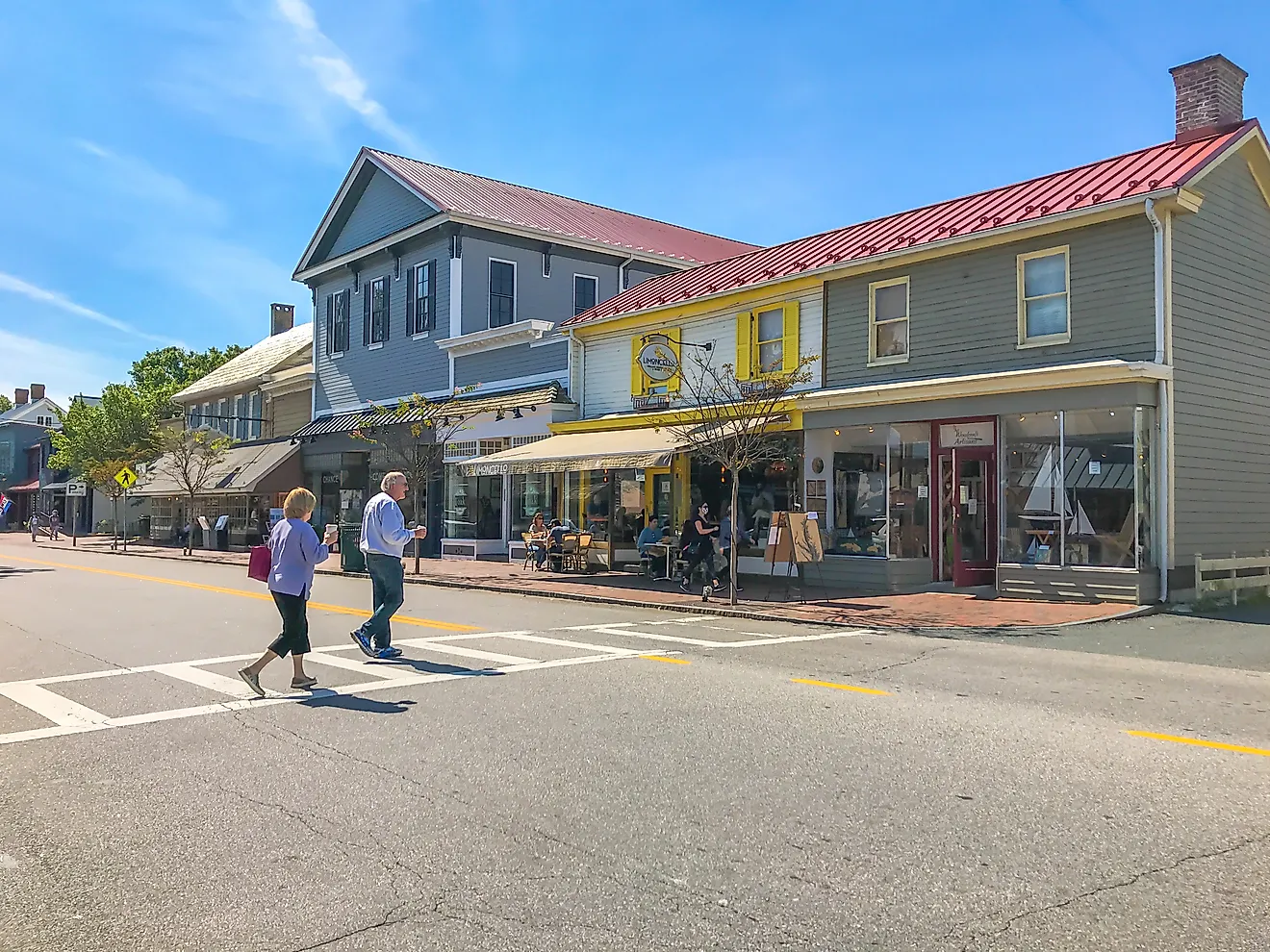 Local businesses in downtown St. Michaels, Maryland. Editorial credit: MeanderingMoments / Shutterstock.com.