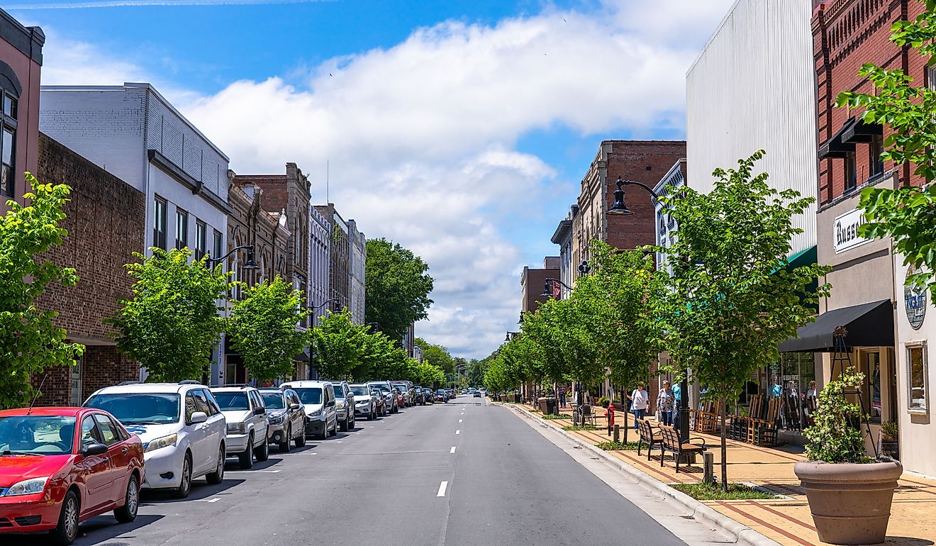 Looking west down Main Street in Washington, North Carolina. Editorial credit: Kyle J Little / Shutterstock.com