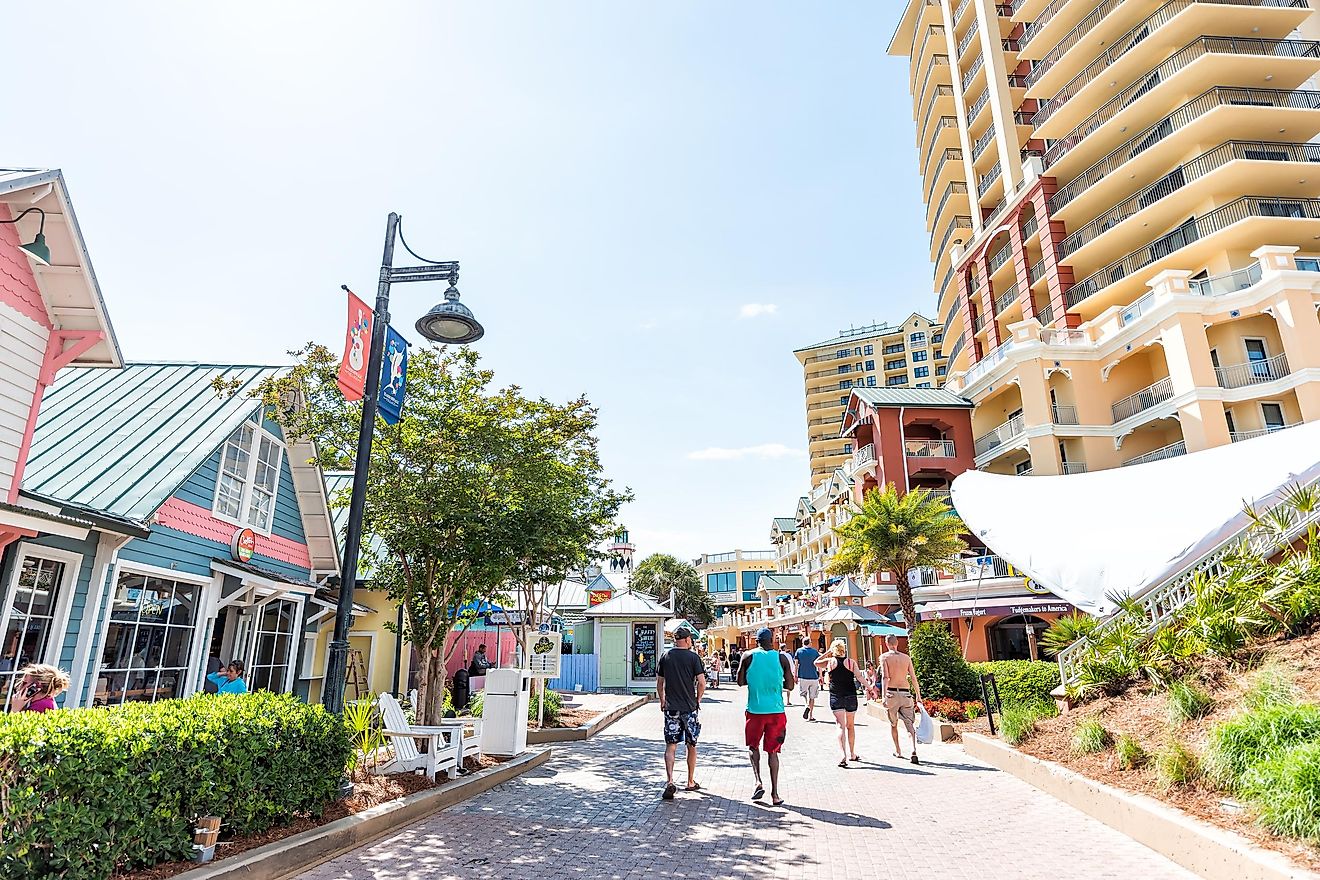 people walking around in destin florida