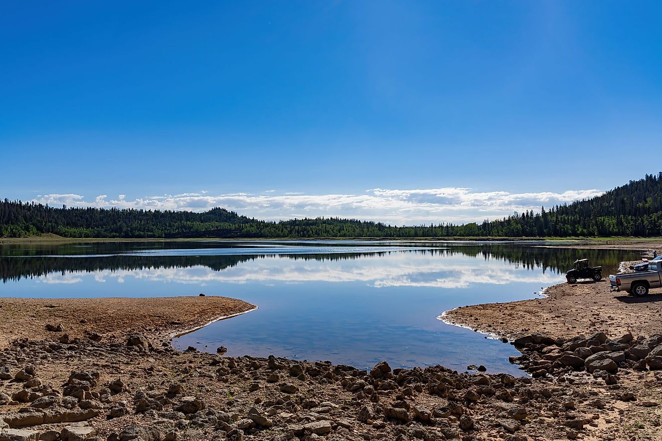 Morning view of the Navajo Lake at Utah. 