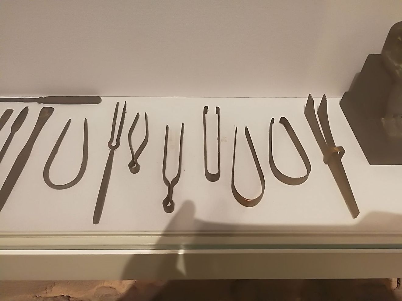 Ancient Egyptian medical & surgical tools. Image credit: Ashashyou/Wikimedia.org