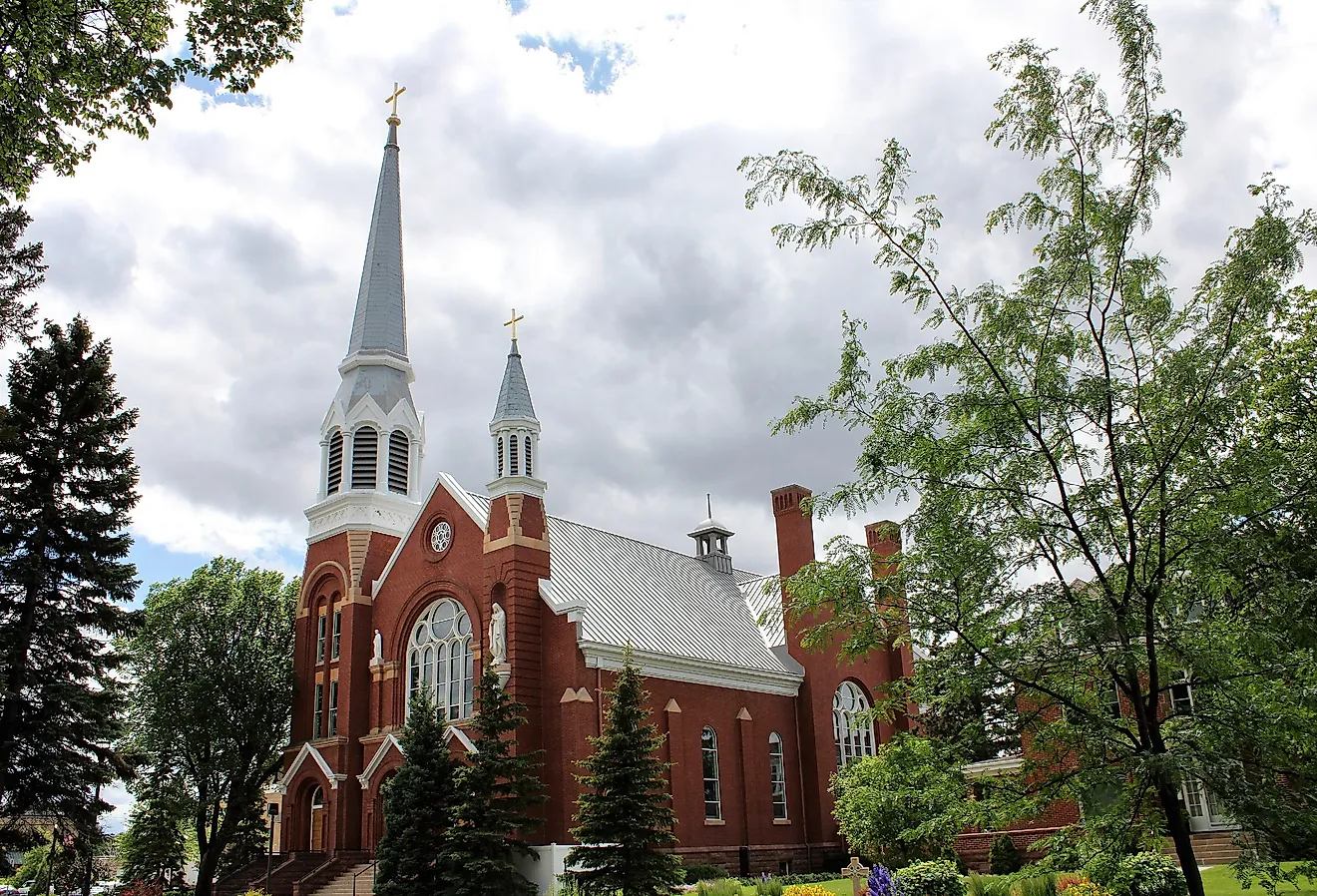 Cathedral of St. Mary, Fargo, North Dakota. Image credit Farragutful, CC BY-SA 4.0 <https://creativecommons.org/licenses/by-sa/4.0>, via Wikimedia Commons