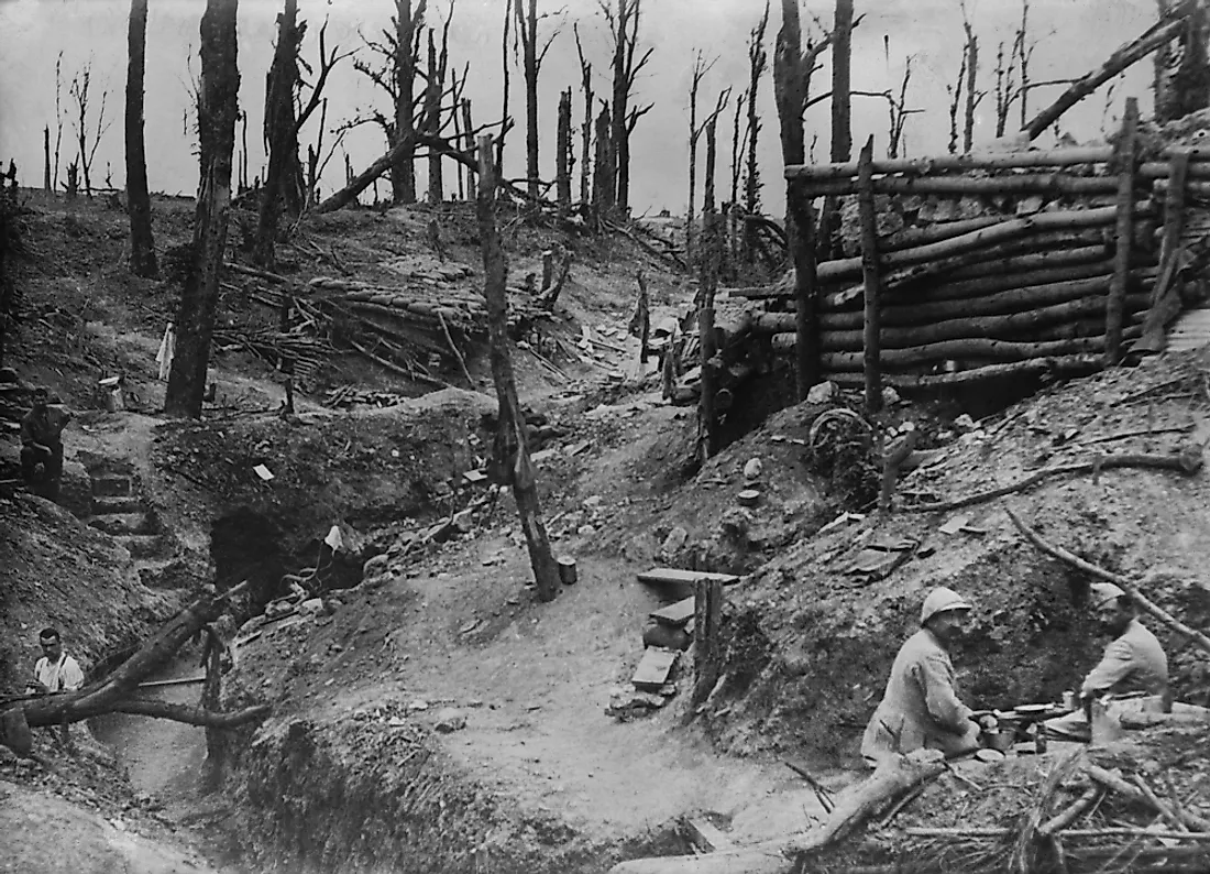 Allied soldiers during WWI's Battle of the Somme. Editorial credit: Everett Historical / Shutterstock.com