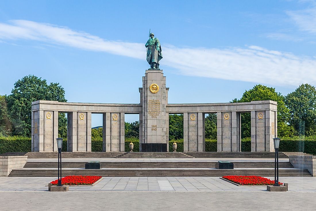 The Soviet War Memorial (Tiergarten) in Berlin dedicated to the Soviet soldiers who lost their lives in the Battle of Berlin.  Editorial credit: Aleksandr Vrublevskiy / Shutterstock.com