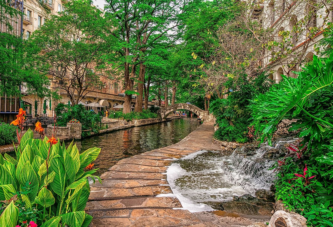 Quiet early morning on the San Antonio Riverwalk. Image credit jbtphotos via Shutterstock.