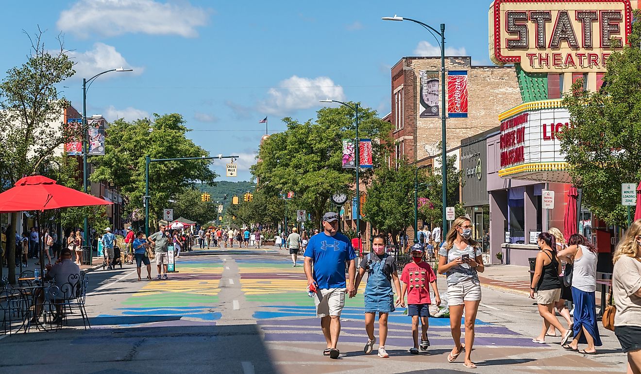 Busy Front Street in downtown Traverse City, Michigan. Editorial credit: Heidi Besen / Shutterstock.com