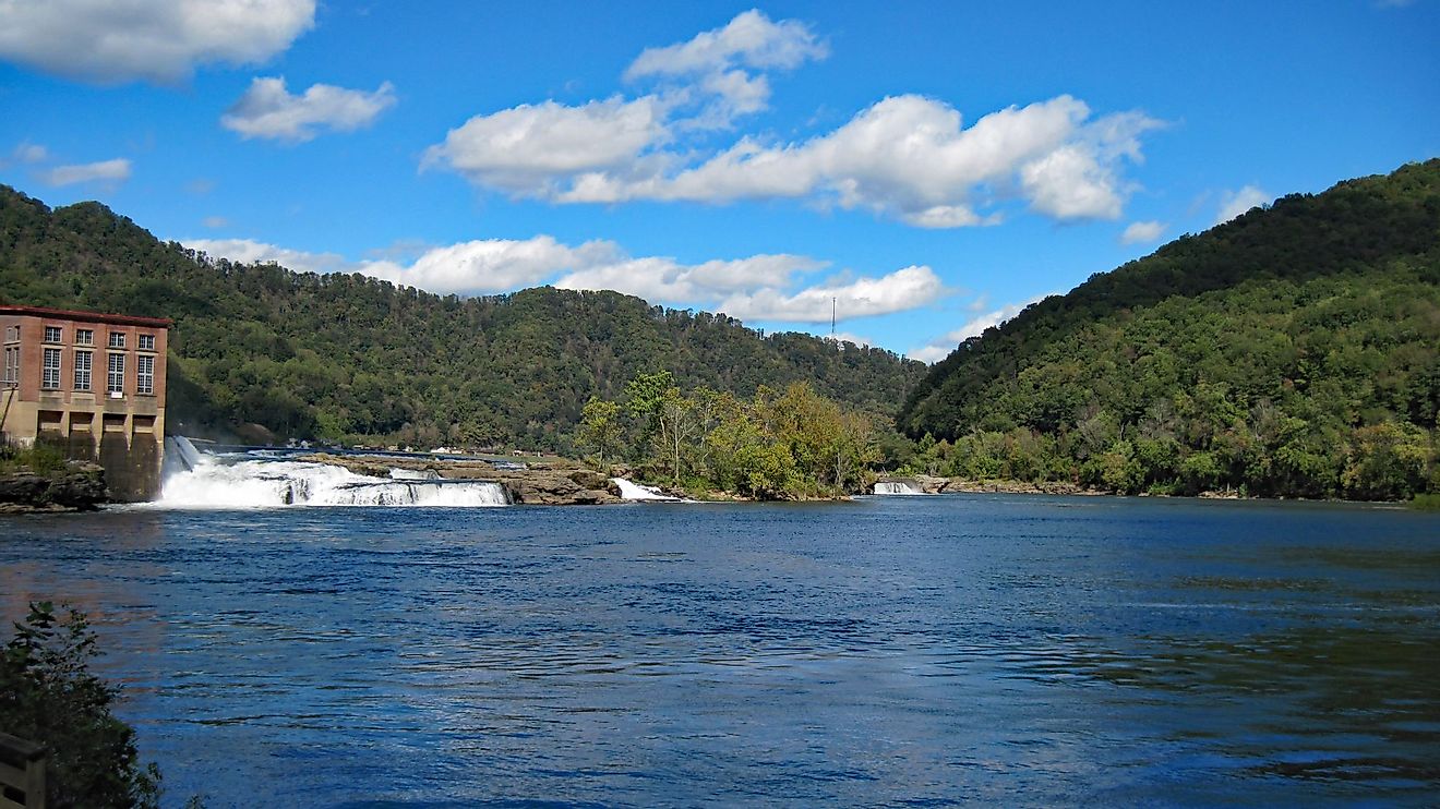Kanawha Falls on the Kanawha River near town of Glen Ferris on US 60 in West Virginia. 