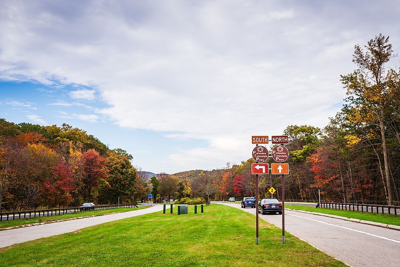 The Palisades Parkway in Tomkins Cove, New York. Editorial credit: Sandra Foyt / Shutterstock.com