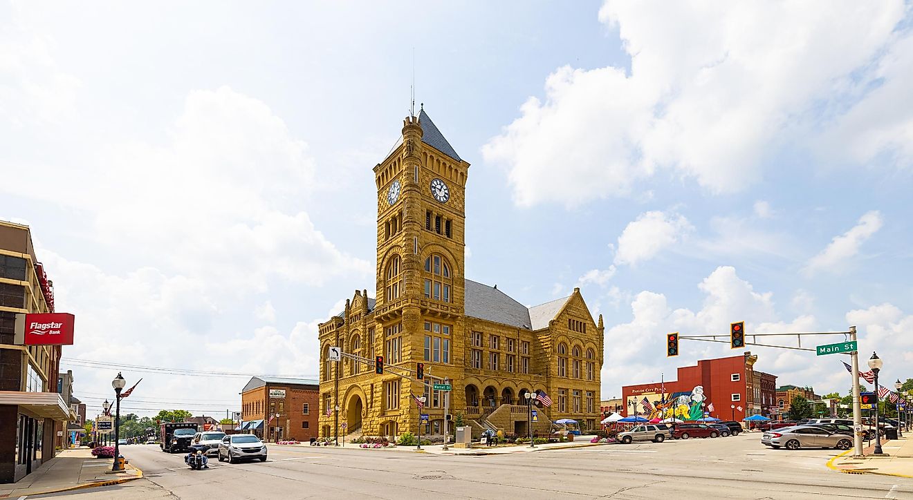 The Wells County Courthouse in Bluffton, Indiana, USA. Editorial credit: Roberto Galan / Shutterstock.com