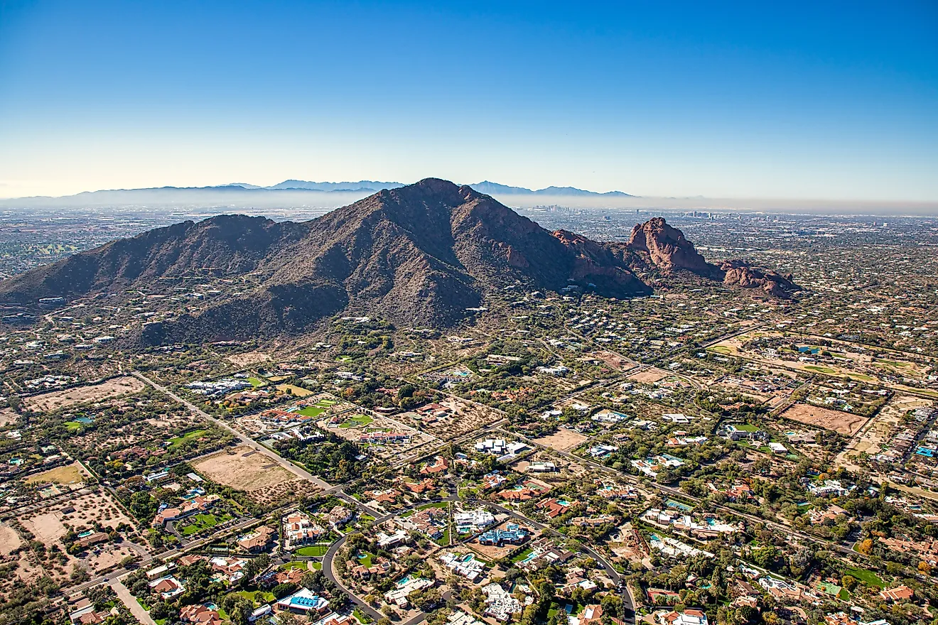 An aerial view over the residential streets of Paradise Valley, Arizona. Image via Shutterstock.