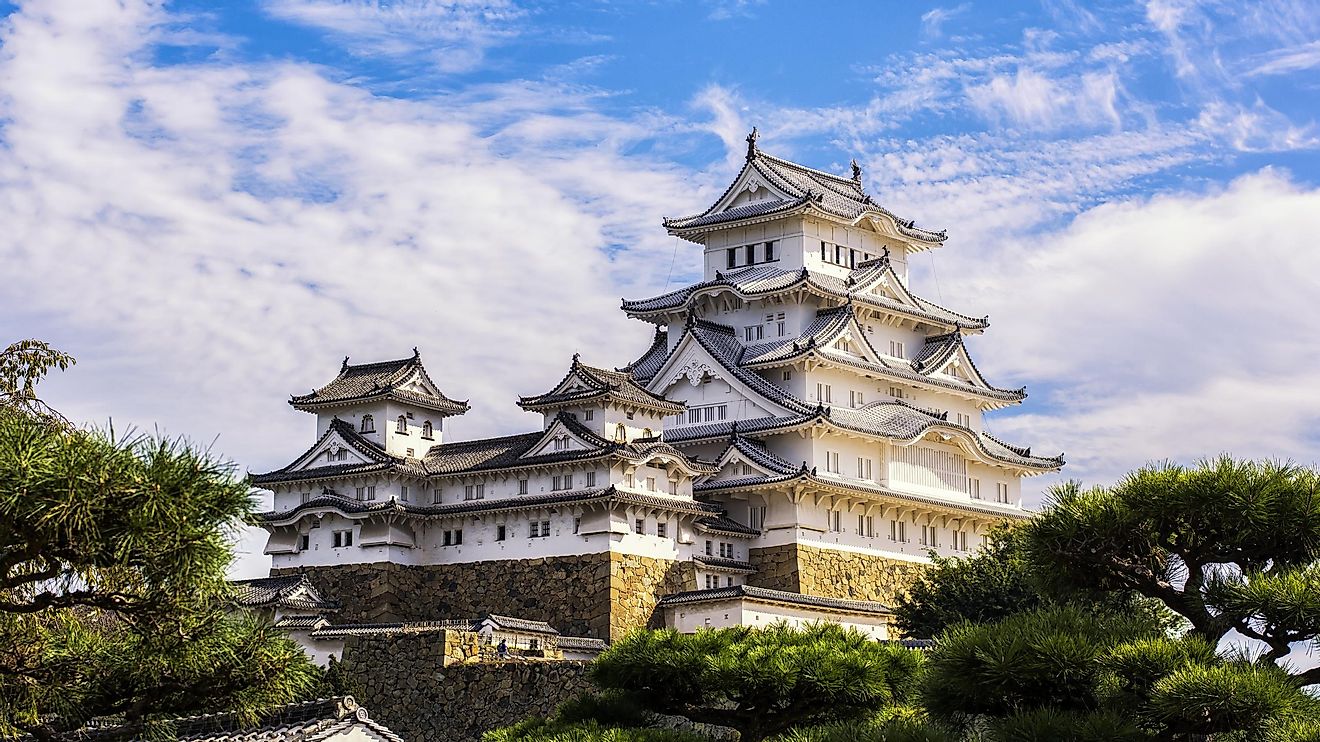 Close to the city of Kyoto in Japan, a stunning castle stands high.