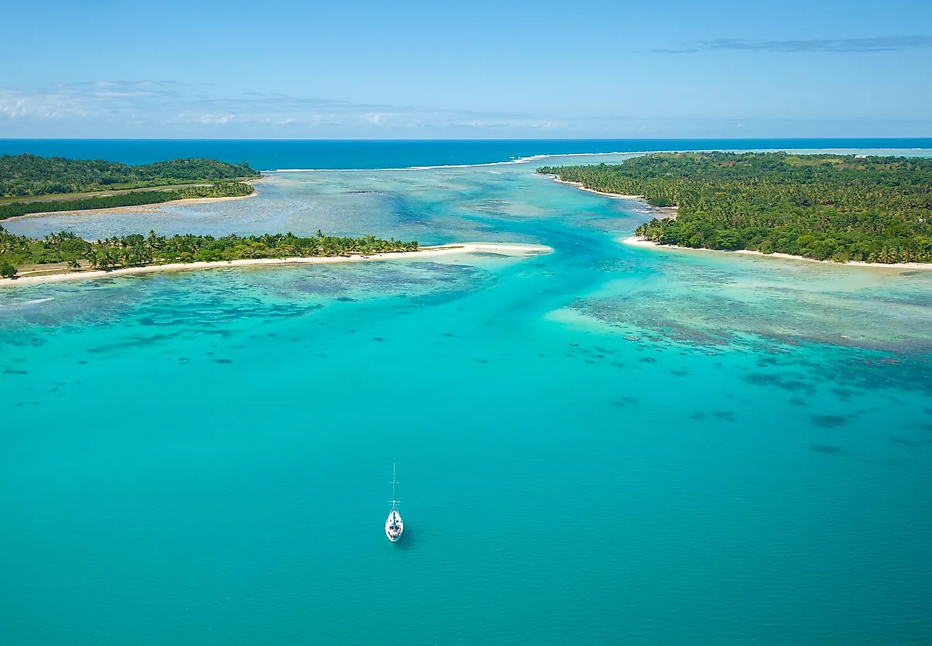 There are many rivers that cross the island country of Madagascar. 