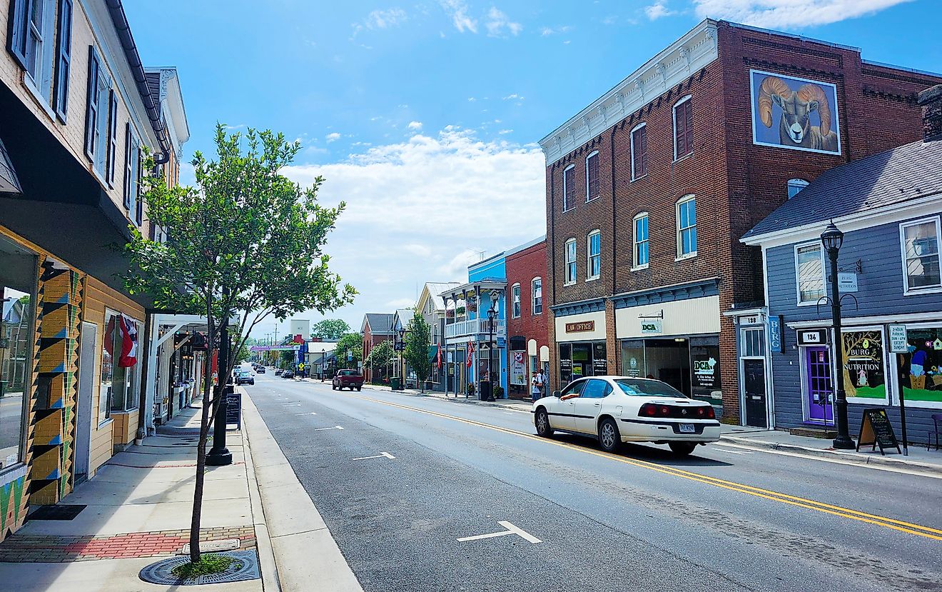 Street in Strasburg, Virginia, via refrina / Shutterstock.com