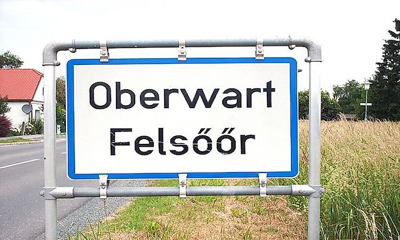 Bilingual sign of Oberwart (in Hungarian Felsőőr) in Burgenland.