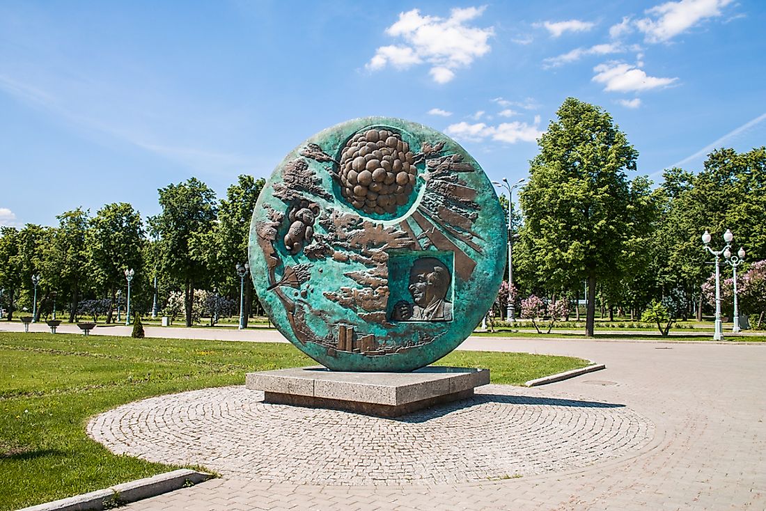 A memorial stands in Moscow for the 1980 games held there. Photo credit: Pelikh Alexey / Shutterstock.com. 