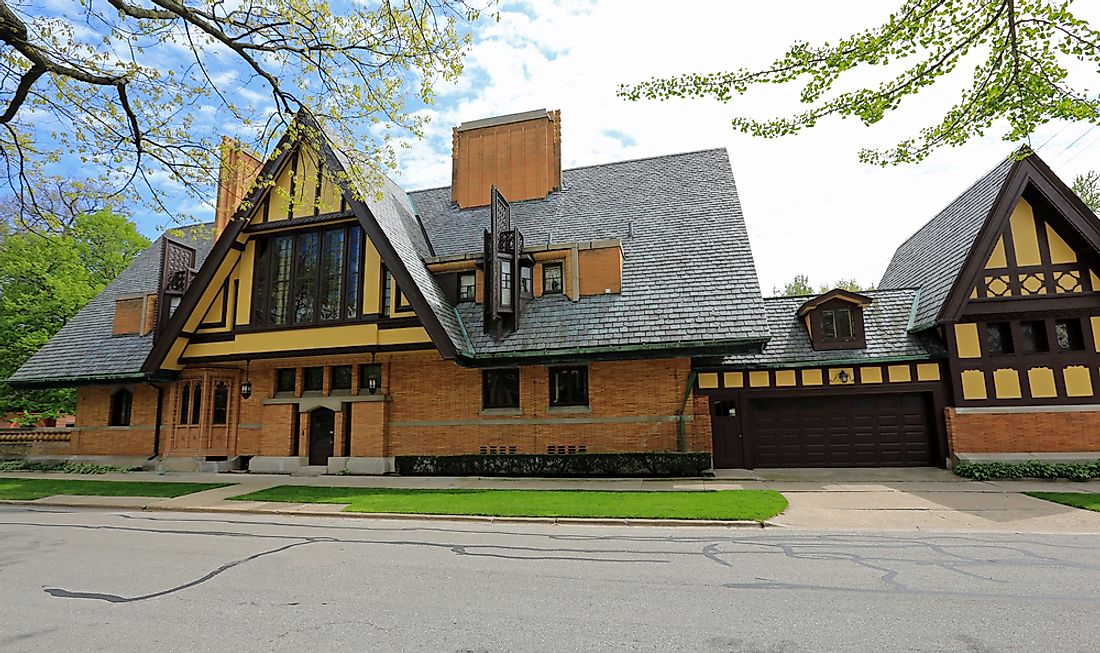 Frank Lloyd Wright designed many homes in the Chicago suburb of Oak Park. 