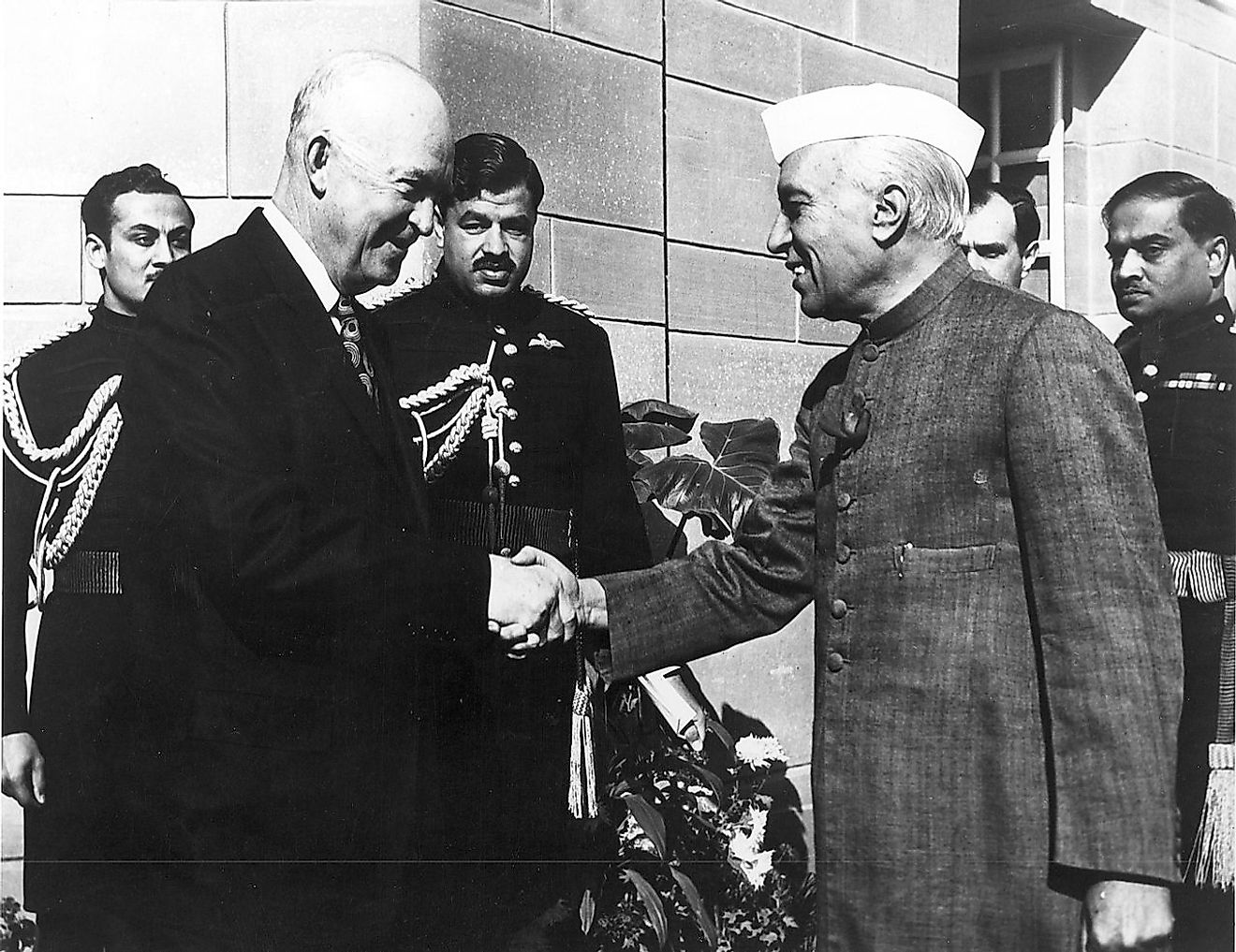 Prime Minister Jawaharlal Nehru receiving U.S. President Dwight D. Eisenhower at Parliament House, before the President addressed a joint session of Indian Parliament. Image credit: US EMBASSY NEW DELHI/Public domain