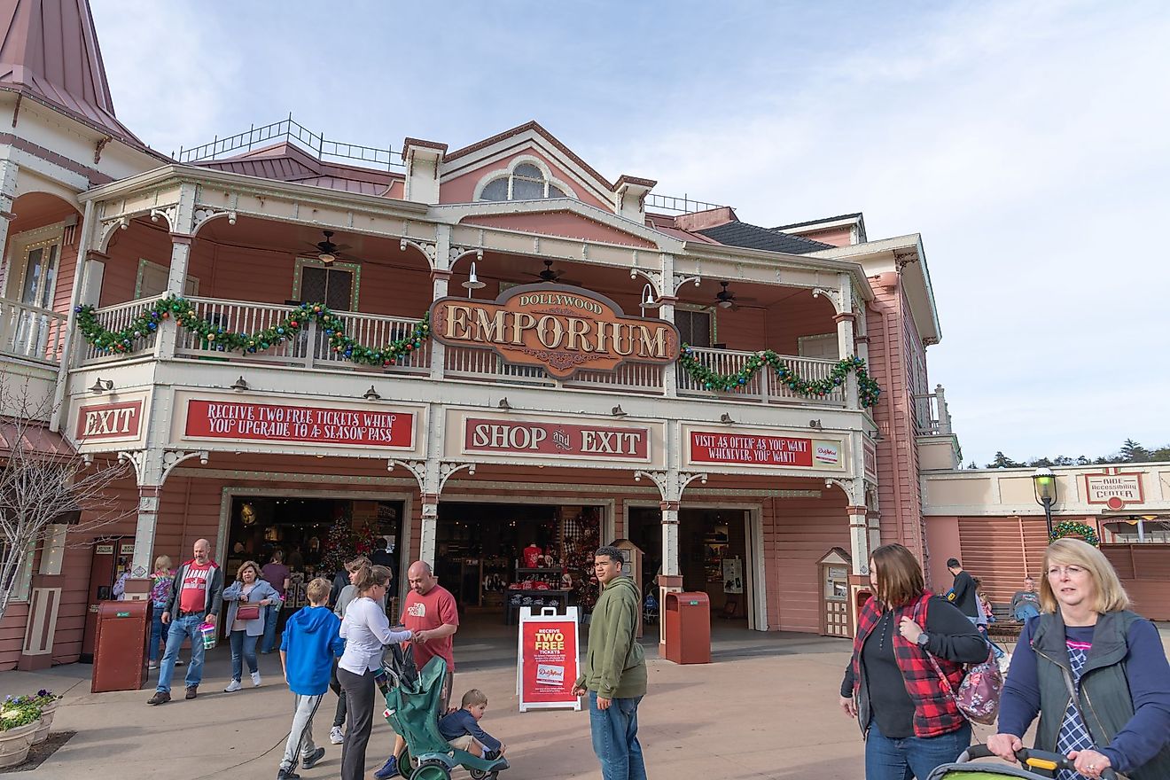 Dollywood Theme Park in Pigeon Forge, Tennessee. Editorial credit: Michael Gordon / Shutterstock.com