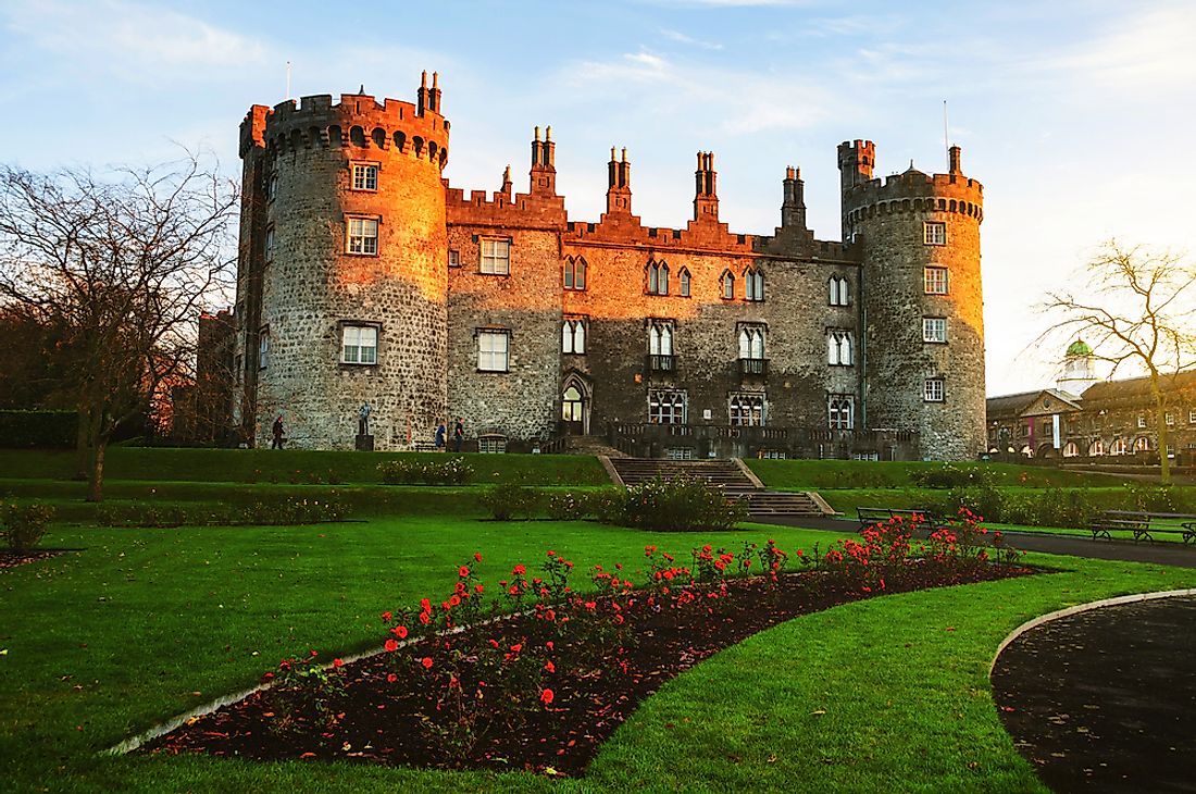 2 tourist attractions in ireland