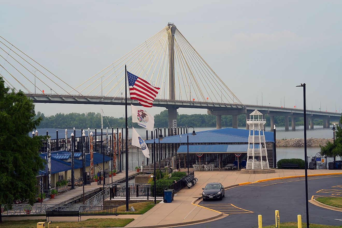 View of bridge crossing Mississippi River in Alton, Illinois. Image credit: Fsendek / Shutterstock.com