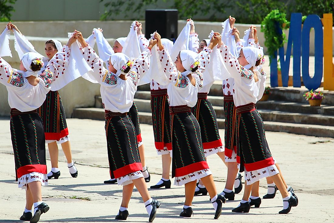 Traditional dancers in Moldova. Editorial credit: Gagarin Iurii / Shutterstock.com.