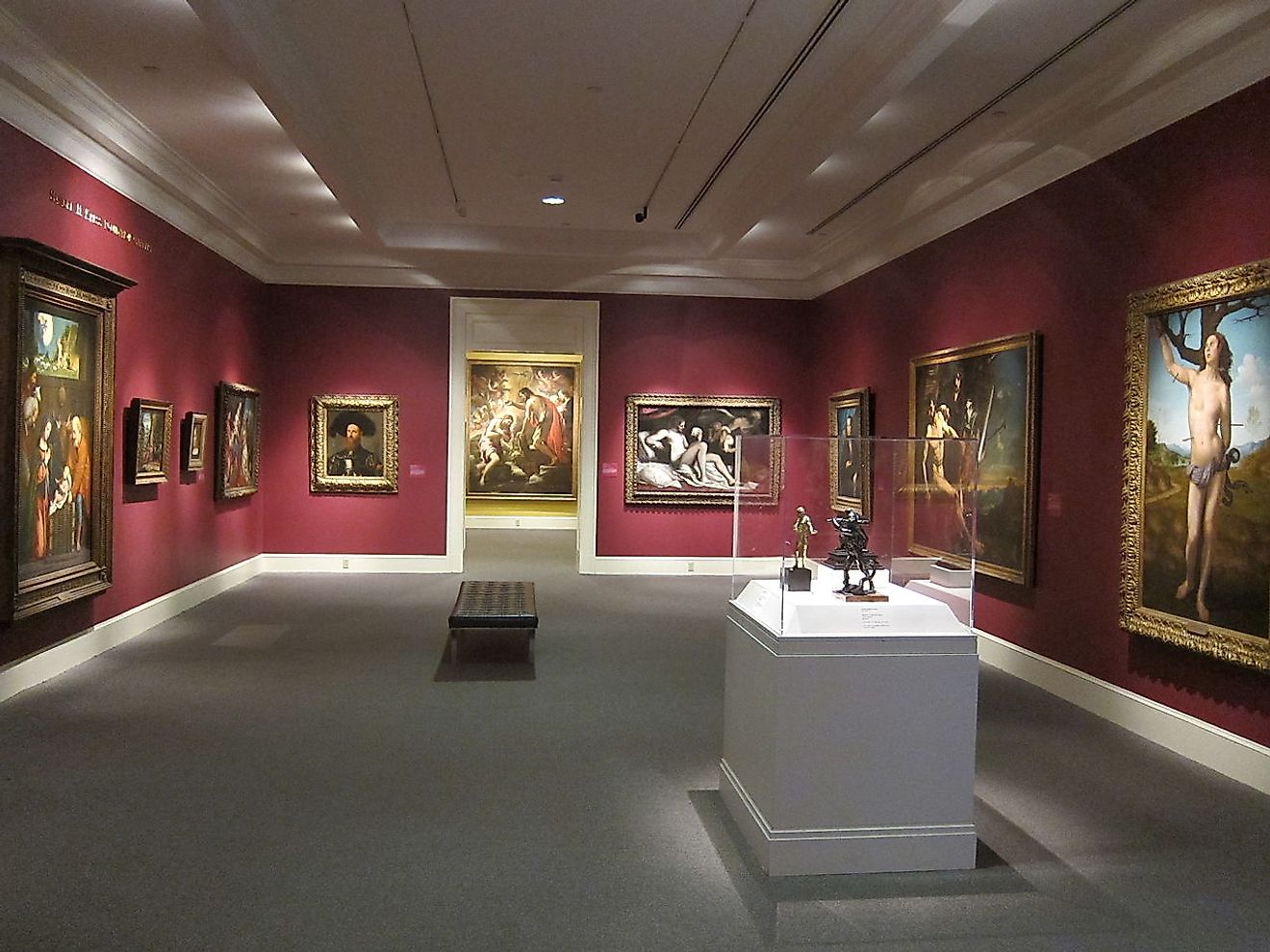 In a gallery in the New Orleans Museum of Art. Image credit: Satanoid/Wikimedia.org