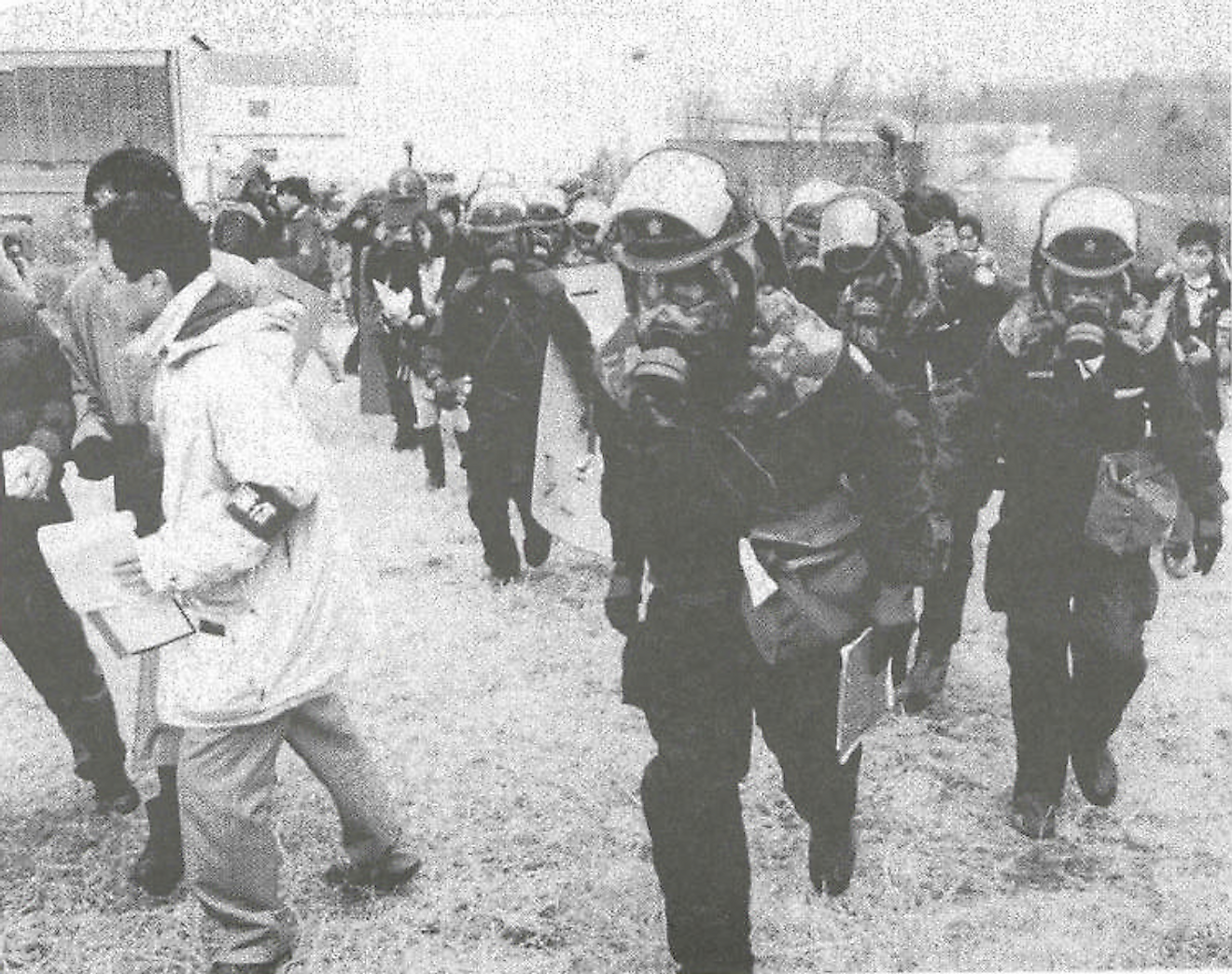 Emergency personnel respond to the Tokyo subway sarin attack. Image credit: United States Public Health Service/Public domain