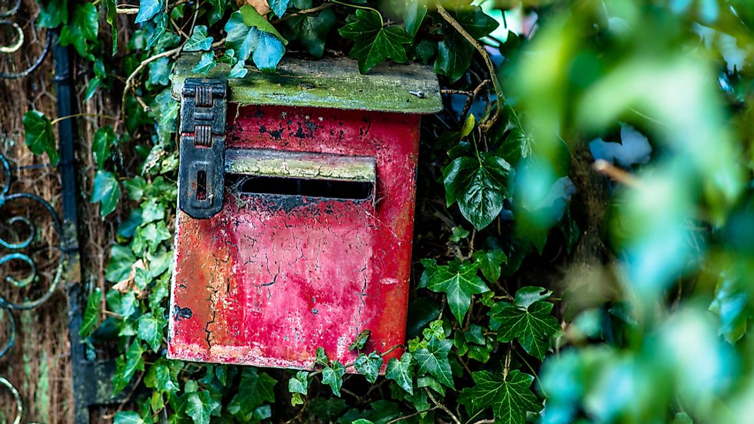 Clues lead to the letterboxes hidden in publicly accessible places. 