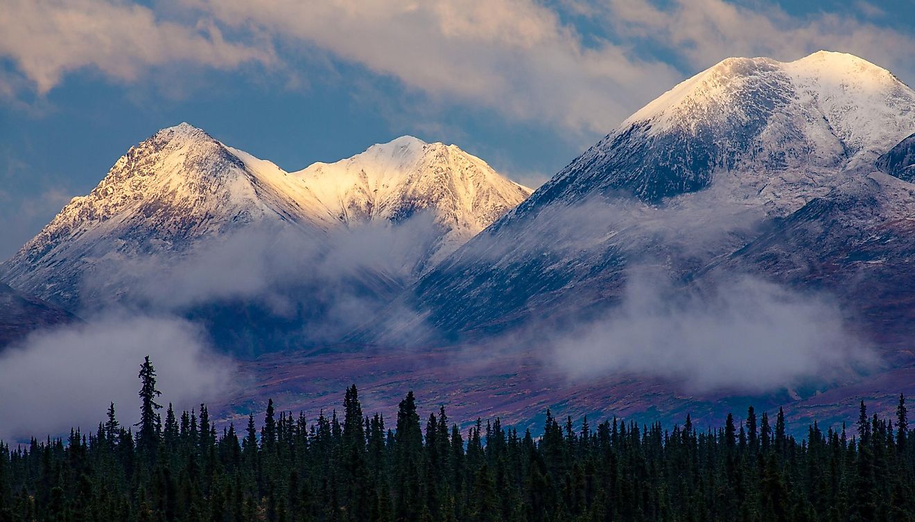 The Alaska mountain range. Image credit: CSNafzger/Shutterstock