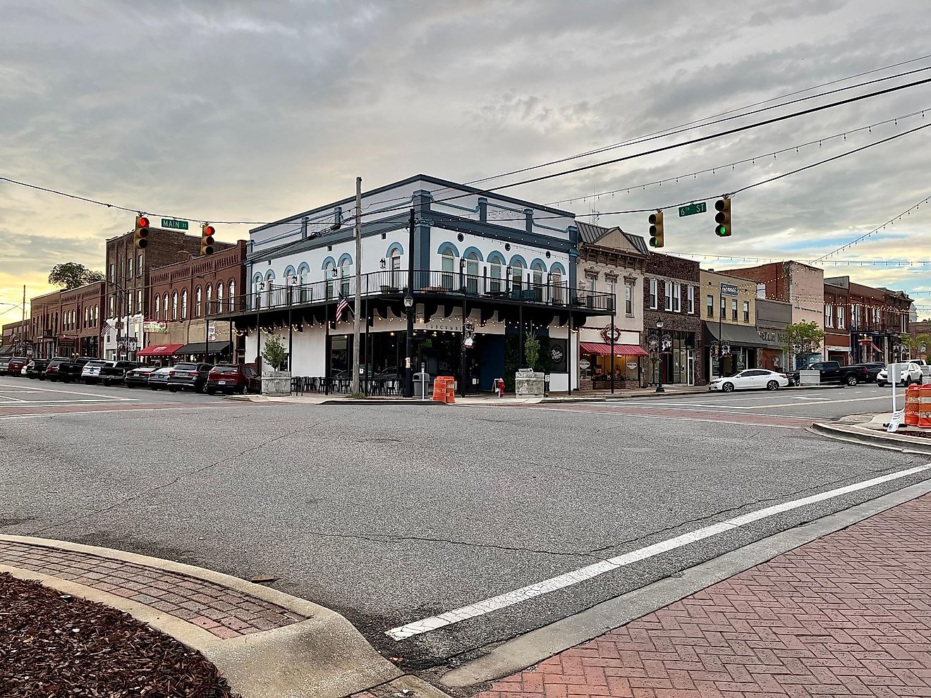 Colorful shops lining a street in Tuscumbia, Alabama. Editorial credit: Luisa P Oswalt / Shutterstock.com