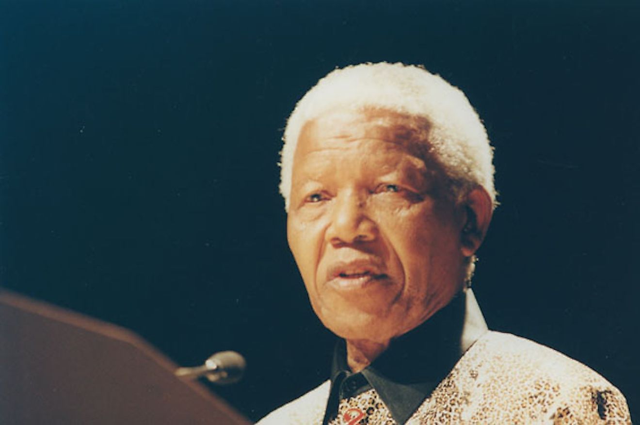 6th April 2000 Visit of Nelson Mandela to give a lecture at LSE on 'Africa and Its Position in the World.' Held at the Peacock Theatre. Image credit: LSE Library/Flickr.com