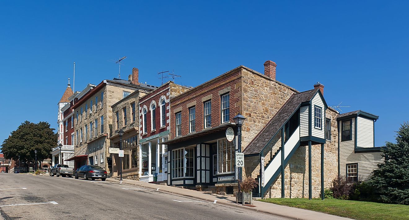 High Street in Mineral Point, Wisconsin. By User:JeremyA, CC BY-SA 3.0, https://commons.wikimedia.org/w/index.php?curid=11380531