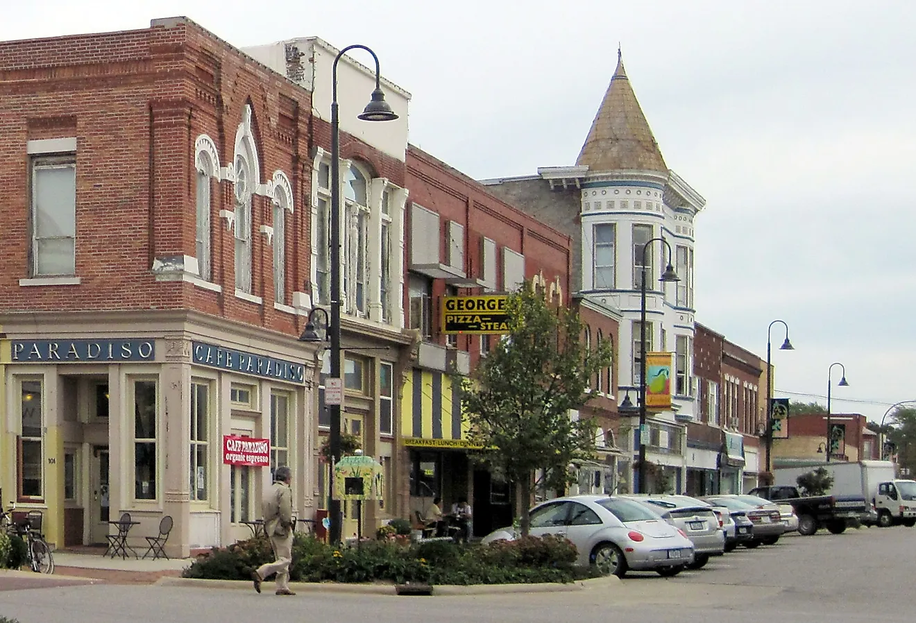 Downtown Fairfield, Iowa. Image credit Bill Whittaker (talk), CC BY-SA 3.0 <https://creativecommons.org/licenses/by-sa/3.0>, via Wikimedia Commons