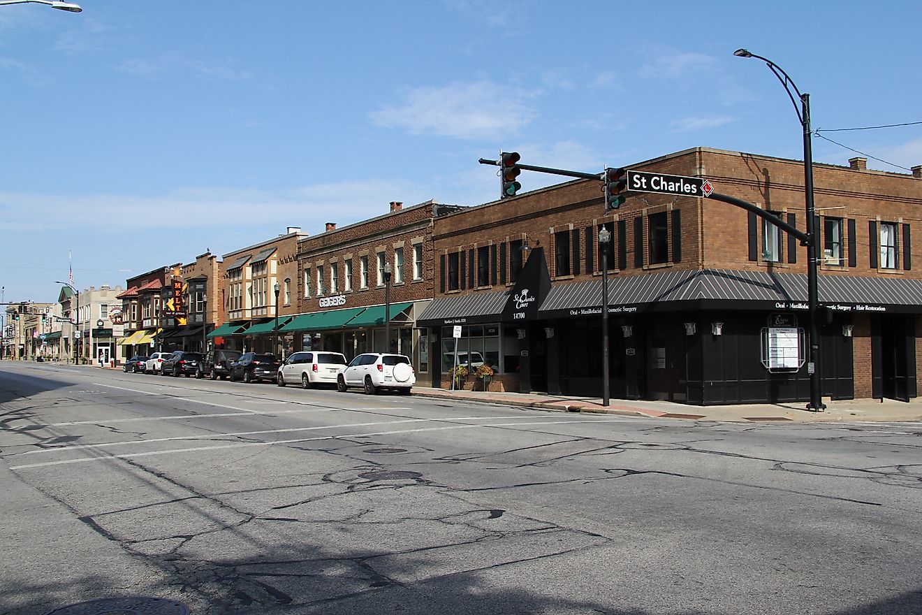 The downtown historic district in Lakewood, Ohio. By Catsmeowmeow - Own work, CC BY-SA 4.0, https://commons.wikimedia.org/w/index.php?curid=97248002