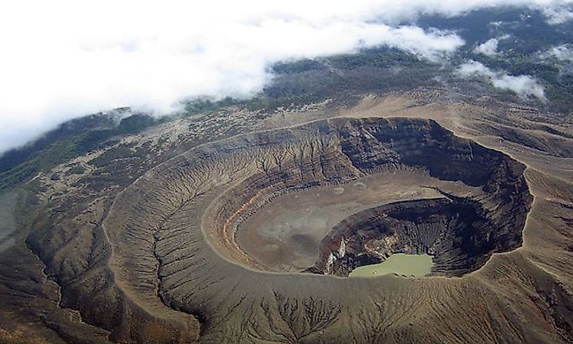 Cráter del Volcán de Santa Ana in El Salvador