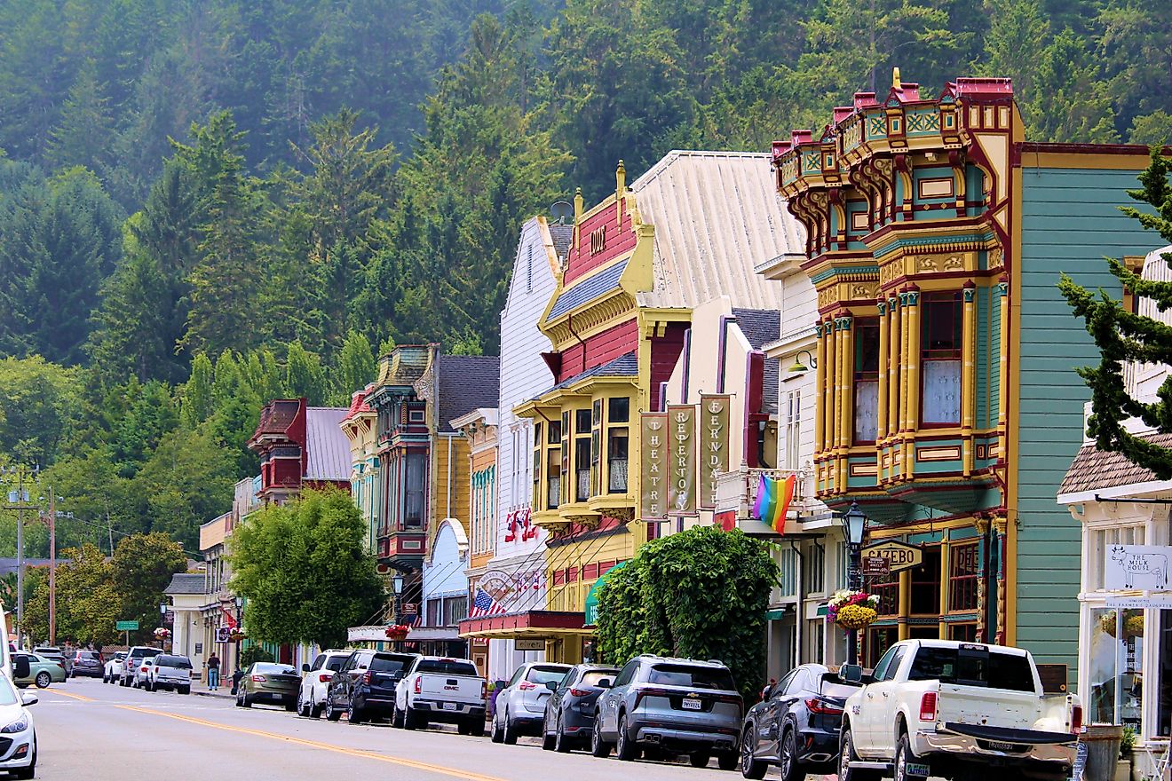 Vintage buildings with stores and restaurants in Ferndale, California. Image credit: photojohn830 / Shutterstock.com. 