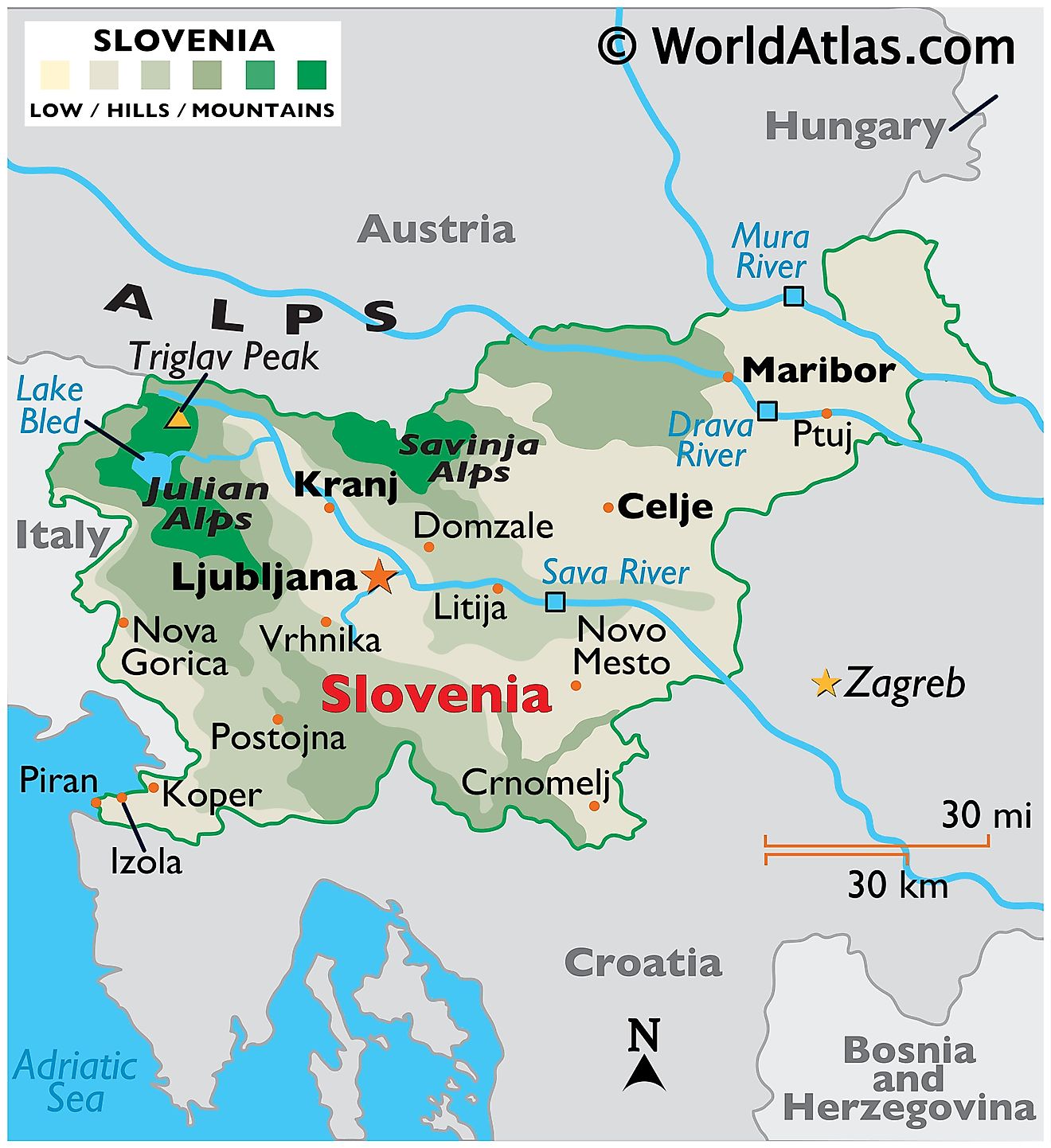 Mapa físico de Eslovenia que muestra el relieve, las fronteras internacionales, los principales ríos, cadenas montañosas, puntos extremos, ciudades importantes, etc.